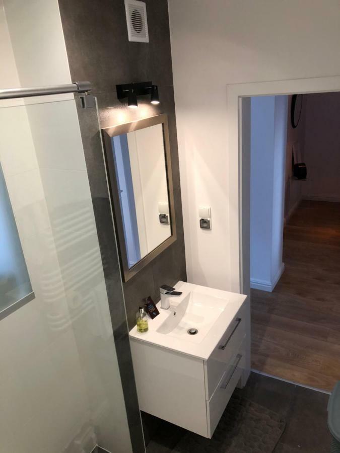 Apartament 'Laura' ทิโคชิน ภายนอก รูปภาพ